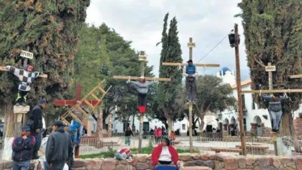 Otros crucificados