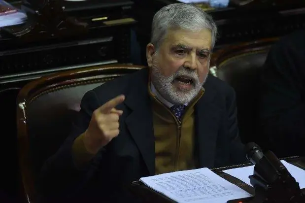 De Vido, en plena defensa, ayer durante la sesin en el Congreso.