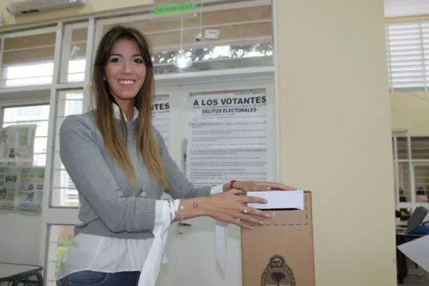 Nadia-Garcia-Amud-votando-incidentes-carnaval-detenida-gualeguaychu