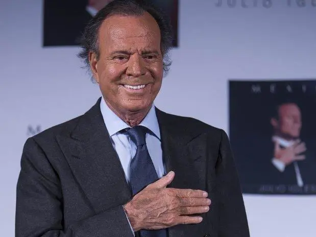 alt title julio iglesias