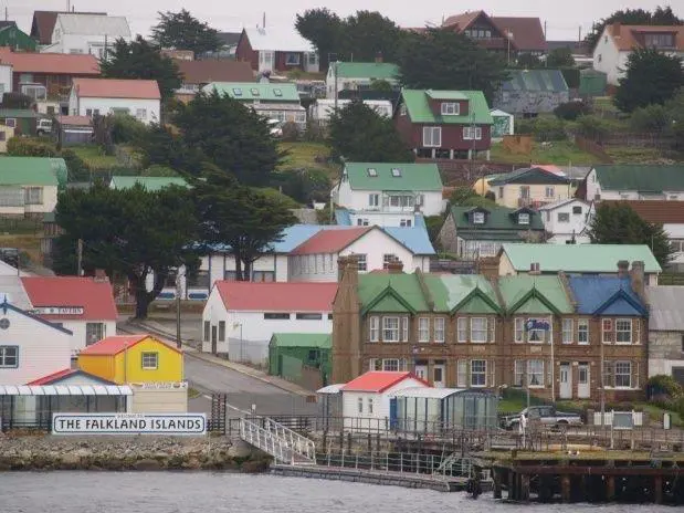 Miles de turistas viajan por ao a las Islas Malvinas.