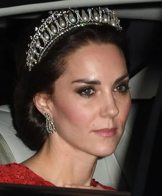 alt title tiara