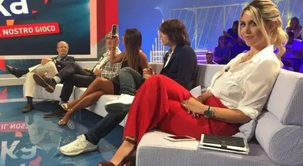 Wanda Nara debut como comentarista deportiva en el ciclo 'Tiki Taka'.