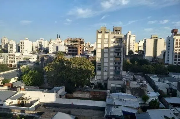 alt title parcialmente nublado