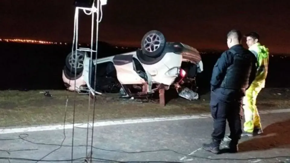 El auto de los Cervigni qued destruido. 