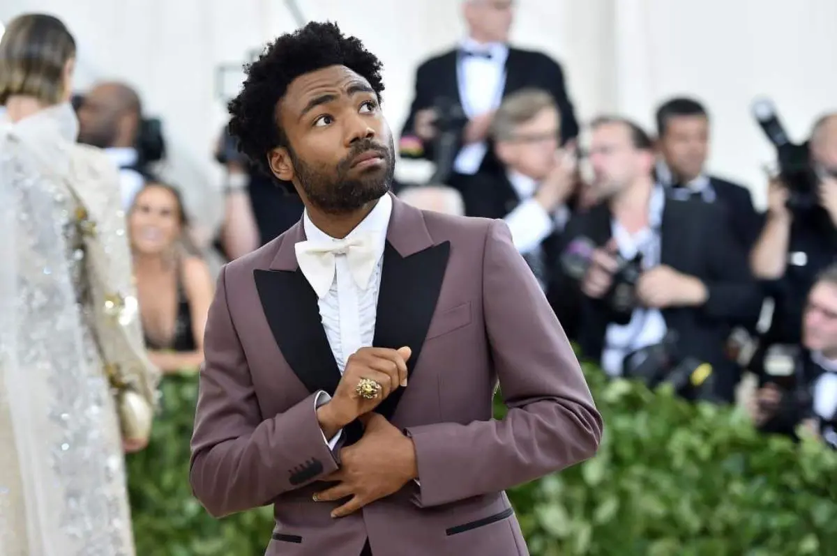 Donald Glover encarnar a Simba.