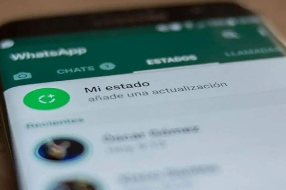 El proceso de recuperar chats es similar en iPhone y Android.