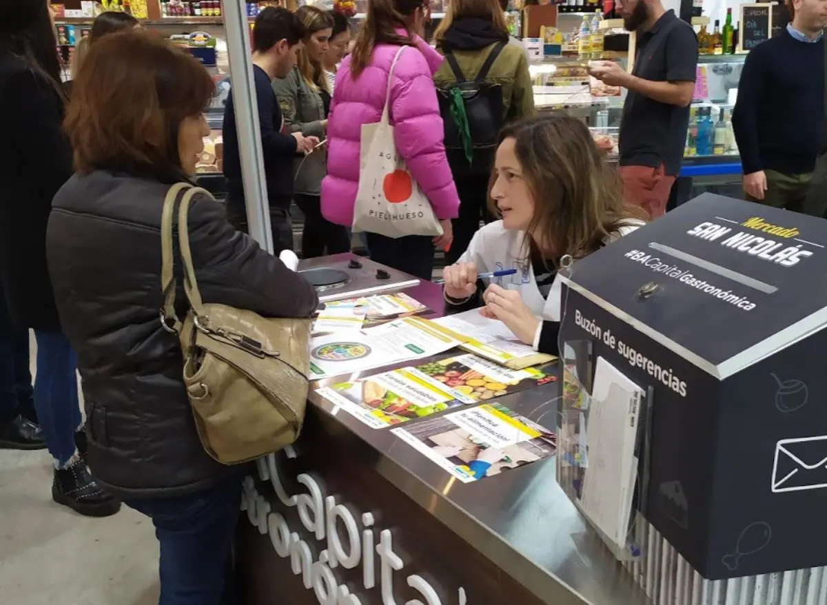 El mercado ofrece asesora nutricional. 