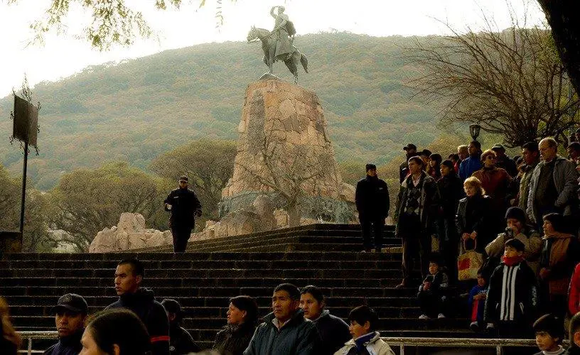 Monumento a Gemes en el cerro San Bernardo, en Salta.