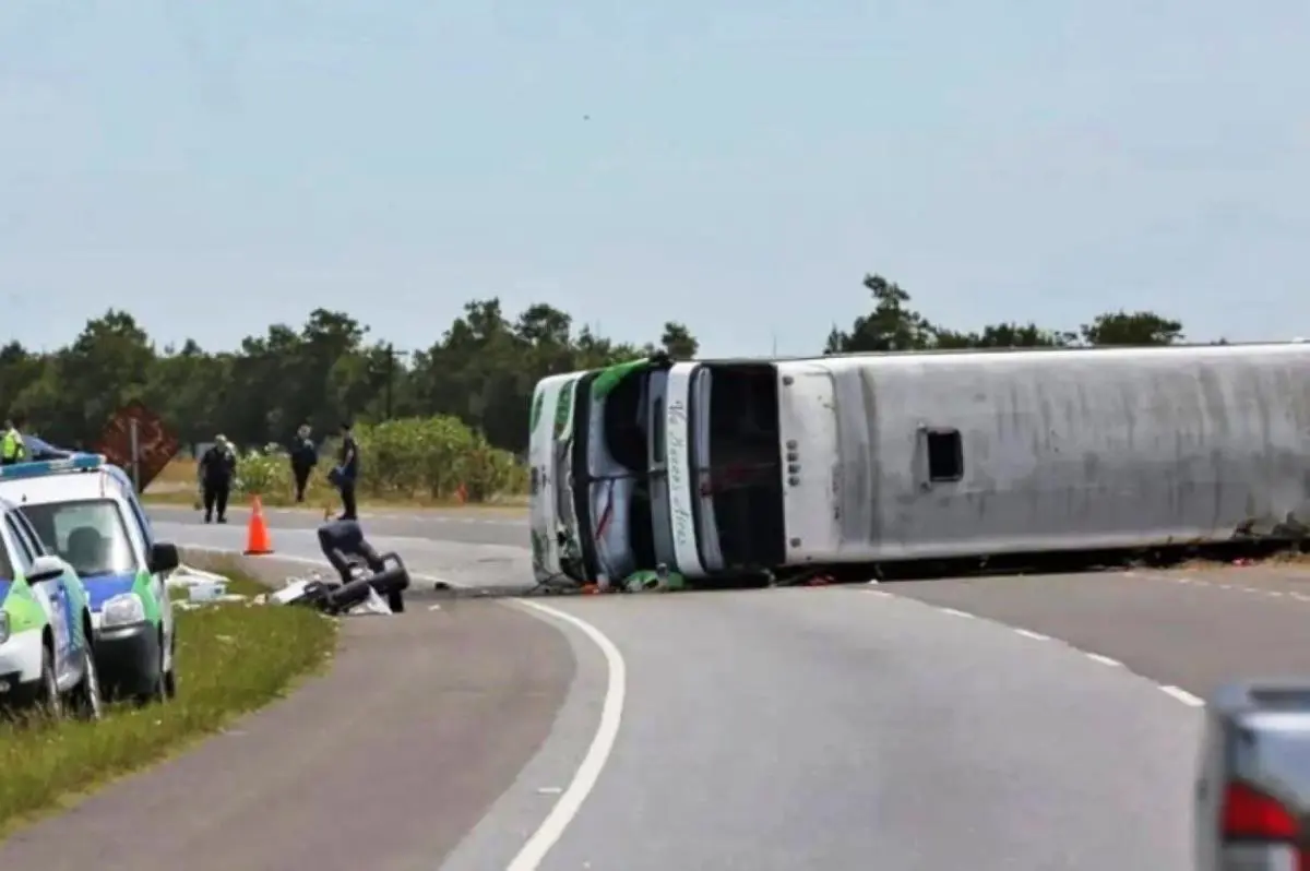 Liberaron al chofer del micro que volcó en la ruta 2 y provocó la ...