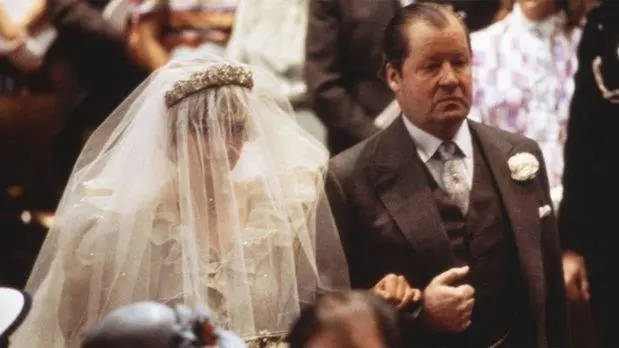 Diana junto a su padre el da de su boda.