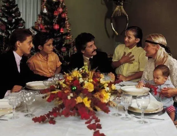 Una de las ltimas postales de la familia de Luis Miguel antes de la separacin.