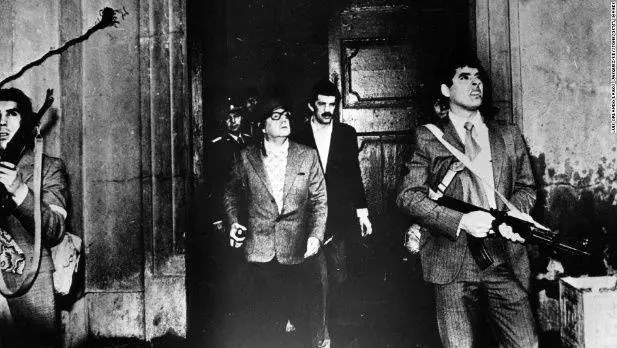 Una de las ltimas fotos con vida de Salvador Allende en el Palacio de la Moneda.